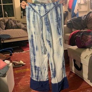 loose flowy pants